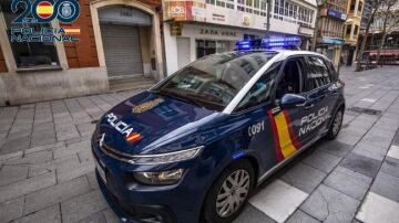 Veh&iacute;culo de la Polic&iacute;a Nacional 