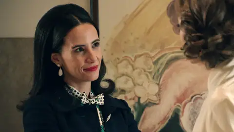 Marta intenta normalizar su relación con Cloe tras su ruptura y le pide ayuda en un asunto laboral Marta intenta normalizar su relación con Cloe tras su ruptura y le pide ayuda en un asunto laboral