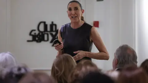 Paz Padilla en la presentación de su libro Alzar el duelo Paz Padilla en la presentación de su libro Alzar el duelo