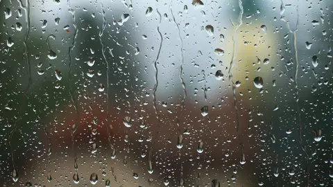 Lluvia en la ventana Lluvia en la ventana