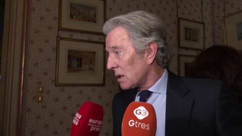 Alfonso Díez hablando con la prensa