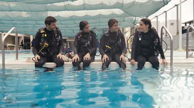 Los Sánchez Saborido realizan su primera inmersión en familia: “Me voy a ahogar con la bombona” Los Sánchez Saborido realizan su primera inmersión en familia: “Me voy a ahogar con la bombona”