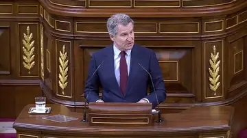 La réplica de Feijóo a Sánchez en el Congreso: "Ahórrese los sermones, no vamos a elegir entre la guerra y sus gobiernos" La réplica de Feijóo a Sánchez en el Congreso: "Ahórrese los sermones, no vamos a elegir entre la guerra y sus gobiernos"