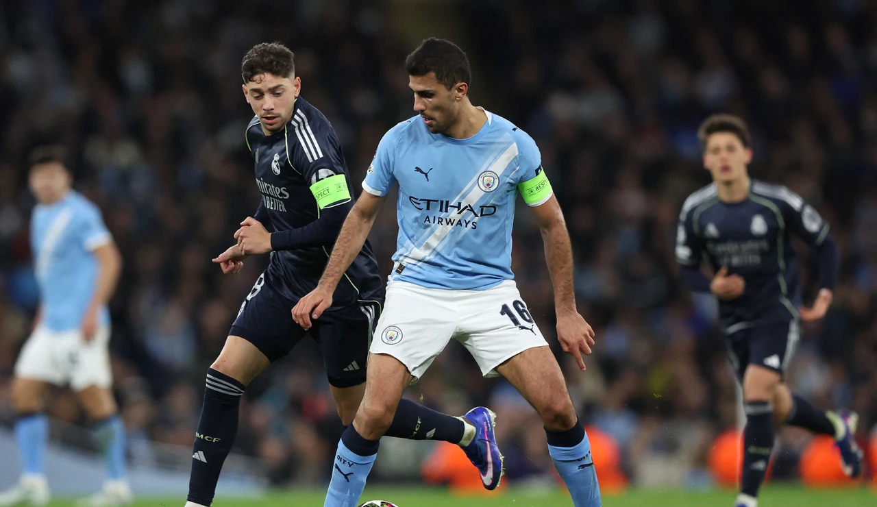Rodri Hernández, en el partido ante el Real Madrid en el Etihad Stadium