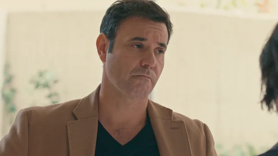 César le cuenta la verdad a Amanda: plagio la tesis de su amigo César le cuenta la verdad a Amanda: plagio la tesis de su amigo