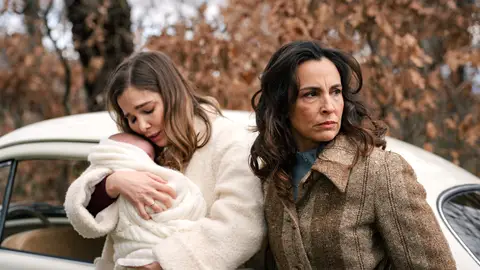 Gabriel acusa a Beatriz de estar detrás del accidente de Begoña y le advierte que no vuelva a acercarse a su mujer y a su hijo Gabriel acusa a Beatriz de estar detrás del accidente de Begoña y le advierte que no vuelva a acercarse a su mujer y a su hijo