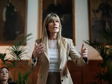 Begoña Gómez recurre la decisión del juez Peinado de orientar la causa a un jurado popular con "meras conjeturas" Begoña Gómez recurre la decisión del juez Peinado de orientar la causa a un jurado popular con "meras conjeturas"