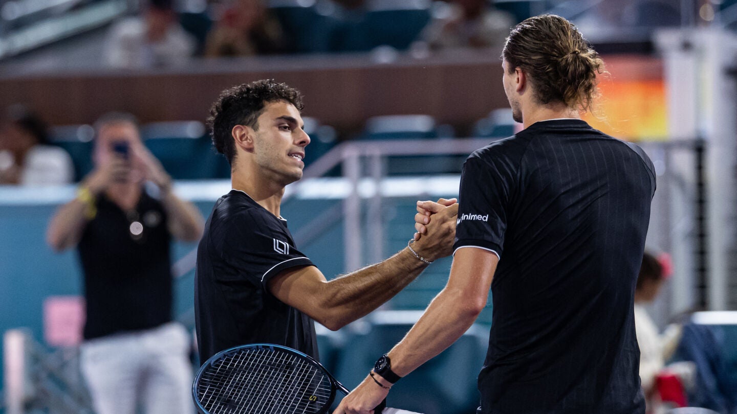 Cerúndolo felicita a Zverev tras su partido en Miami