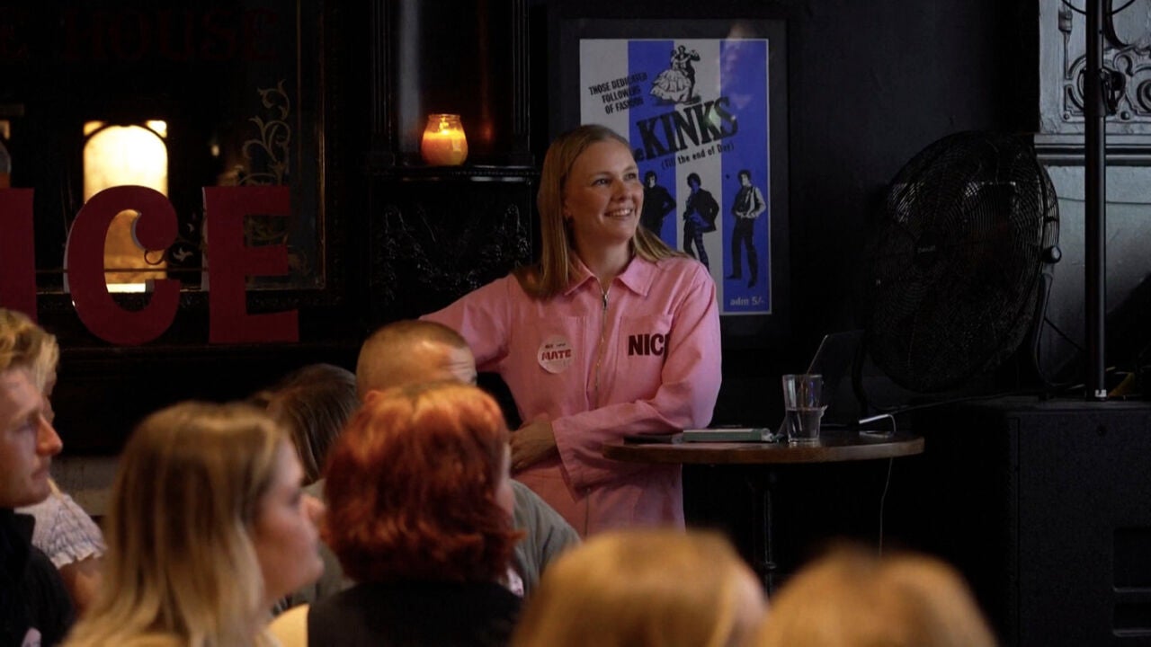 Un pub en Londres revoluciona las citas: los solteros son presentados por sus amigos