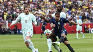 Raphinha, en acci&oacute;n ante Brasil