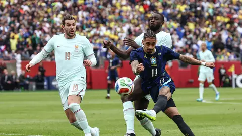 Raphinha, en acción ante Brasil Raphinha, en acción ante Brasil