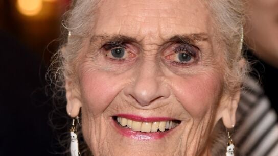 Fallece Daphne Selfe, la modelo en activo m&aacute;s longeva