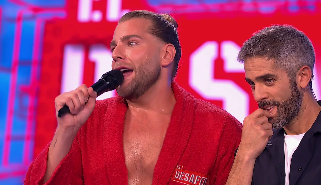 Eduardo Navarrete enseña sus partes íntimas con una fotografía de Santiago Segura: “¡Qué bonito homenaje!”