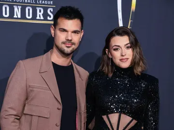 La pareja de Taylor Lautner y Taylor Dome La pareja de Taylor Lautner y Taylor Dome