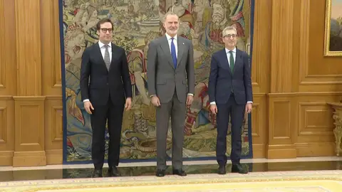 Carlos Cuerpo, el rey Felipe VI y Arcadi España Antena3 Noticias