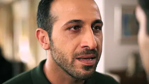 ¿Se convertirá Abidin en un Korhan? Ferit llega con abogados para darle lo que nunca tuvo Abidin