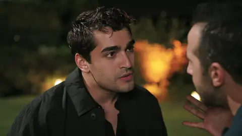 Ferit intenta comprar el silencio de Abidin, pero él se planta: “¡Quiero justicia!” Ferit y Abidin