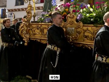 Domingo de Ramos en Sagunto con el veto a las mujeres por parte de los cofrades: "Queremos igualdad y los mismos derechos"