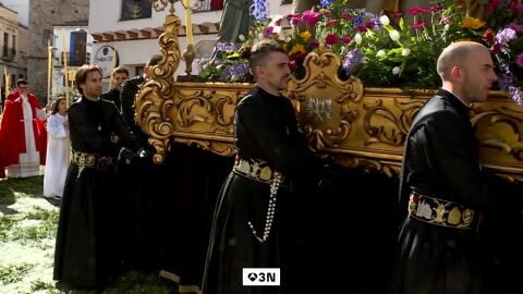 Domingo de Ramos en Sagunto con el veto a las mujeres por parte de los cofrades: "Queremos igualdad y los mismos derechos"