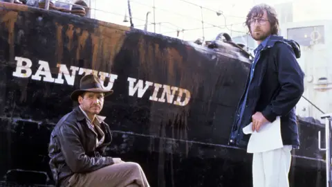 Harrison Ford y Steven Spielberg en el rodaje de Indiana Jones Harrison Ford y Steven Spielberg en el rodaje de Indiana Jones
