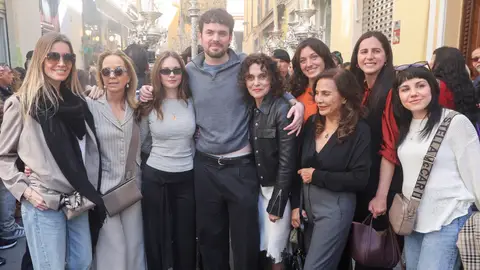 Stella del Carmen, Alex Gruszynski y Nicole Kimpel posando en Málaga Stella del Carmen, Alex Gruszynski y Nicole Kimpel posando en Málaga