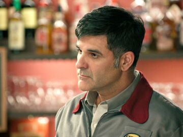 Andr&eacute;s frena a &Aacute;lvaro antes de que vuelva a provocar otro enfrentamiento en la colonia 