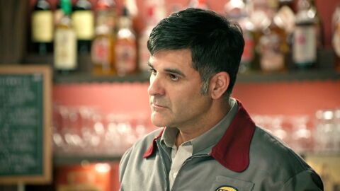 Andr&eacute;s frena a &Aacute;lvaro antes de que vuelva a provocar otro enfrentamiento en la colonia 