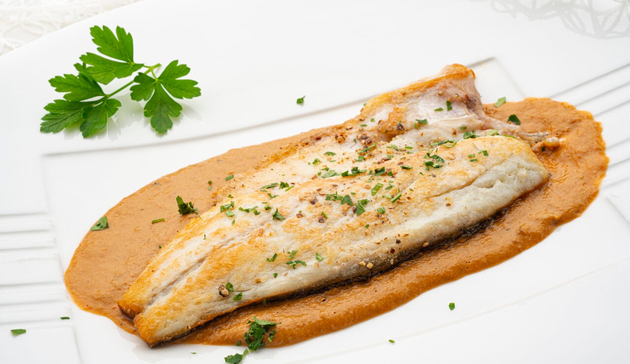Lubina con salsa de mejillones