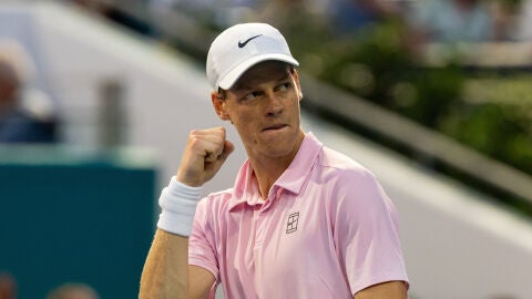 El italiano Jannik Sinner, victorioso en Miami