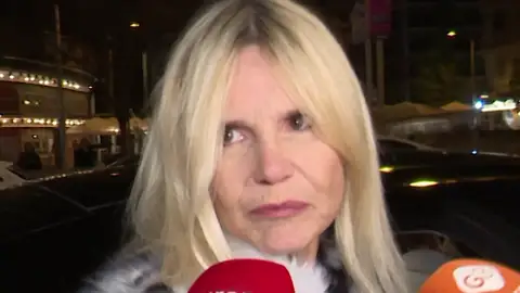 Eugenia Martínez de Irujo con la prensa Eugenia Martínez de Irujo con la prensa