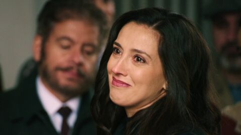 Luz se despide de sus compa&ntilde;eros de la f&aacute;brica antes de marcharse para siempre