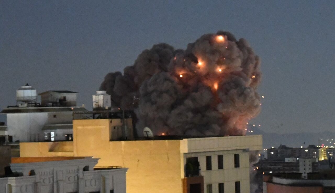 Imagen de archivo de un bombardeo sobre Teher&aacute;n