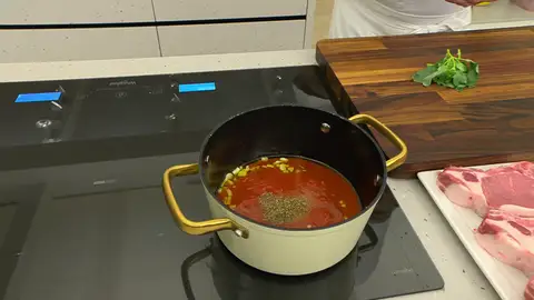 Prepara la salsa de tomate Prepara la salsa de tomate