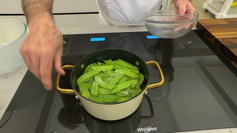 Cuece los tirabeques