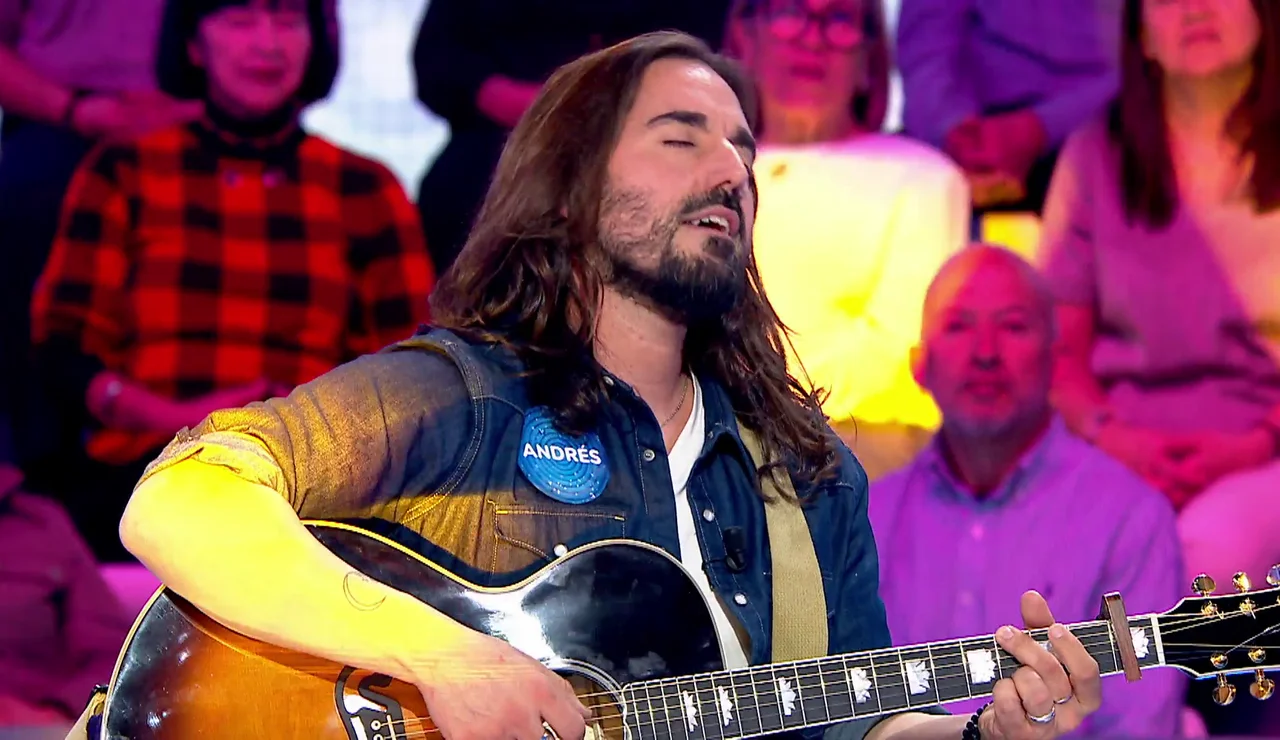 ¡Impresionante! El “regalazo” de Andrés Suárez al cantar su nuevo single en Pasapalabra