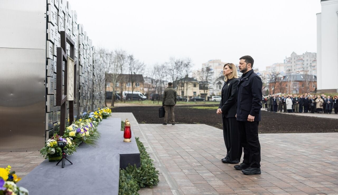 Imagen de archivo de Zelenski recordando a las v&iacute;ctimas de Bucha