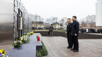 Imagen de archivo de Zelenski recordando a las v&iacute;ctimas de Bucha