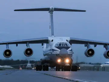 Avión de transporte militar ruso. Avión de transporte militar ruso.