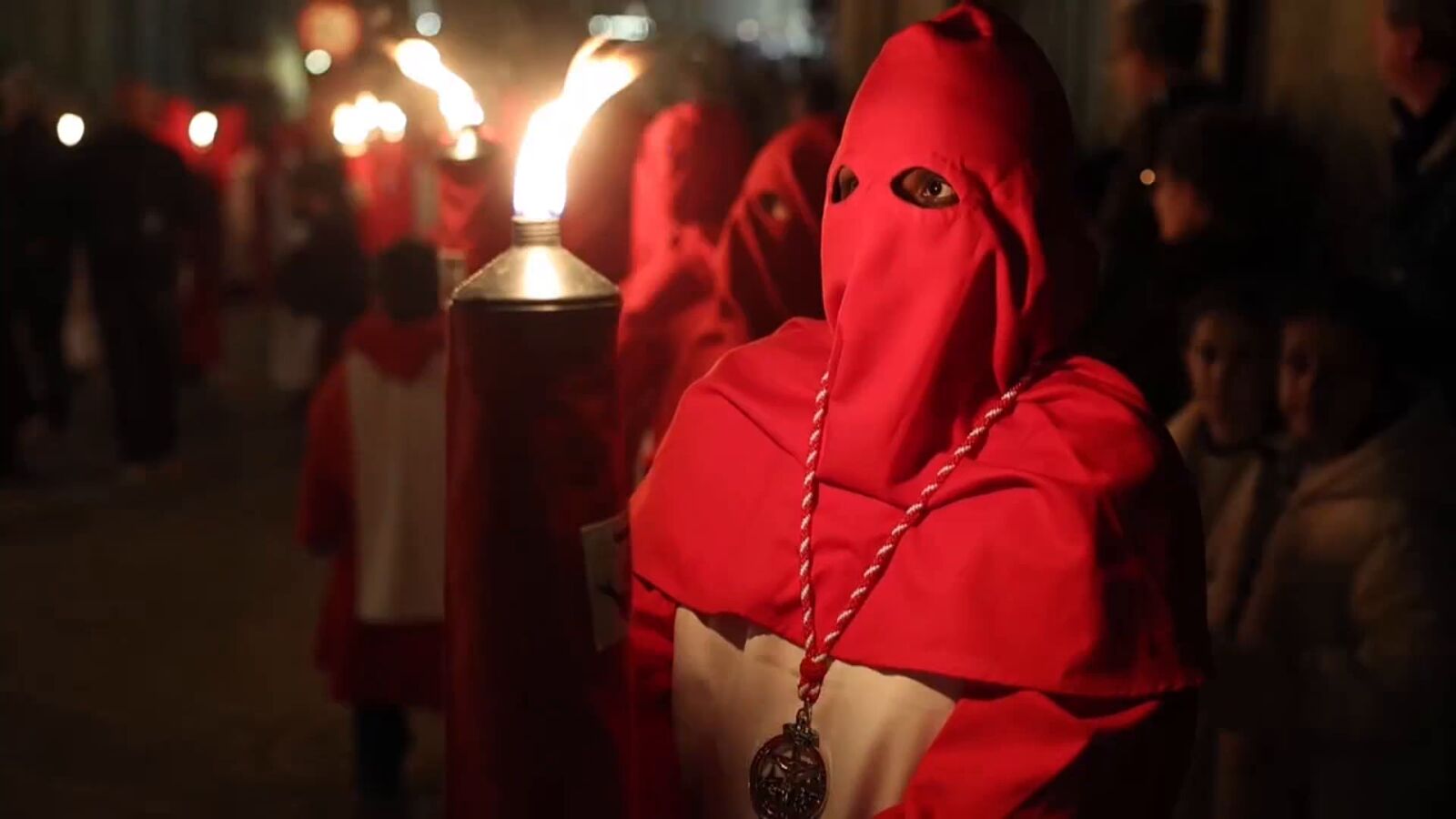 Martes Santo lleno de pasión y tradiciones en las procesiones de nuestro país
