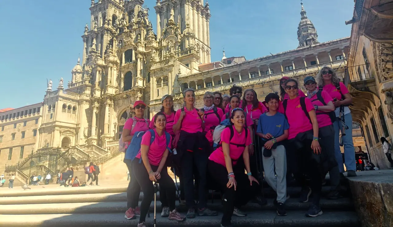 14 pacientes oncológicas terminan el Camino de Santiago