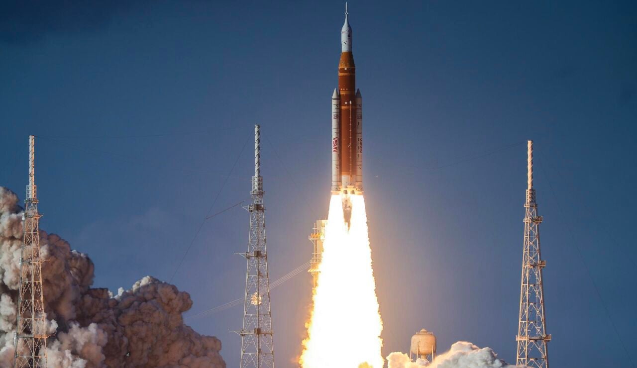 Lanzamiento del cohete de la misi&oacute;n Artemis II