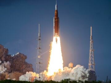 Lanzamiento del cohete de la misi&oacute;n Artemis II