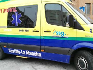 Imagen de archivo de una ambulancia de Castilla-la Mancha