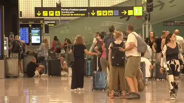 Viajeros en el aeropuerto Viajeros en el aeropuerto