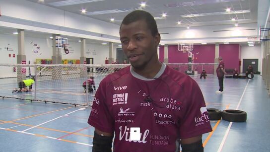 La nueva vida de Simbo Keita gracias al 'goalball'