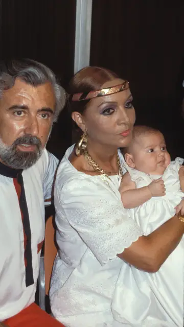 Sara Montiel y Pepe Tous con su bebé Sara Montiel y Pepe Tous con su bebé