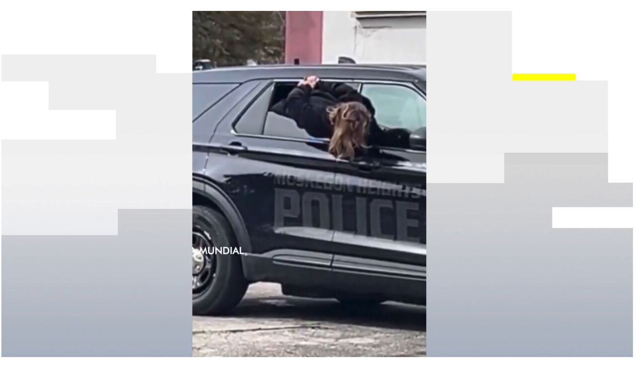 La mujer detenida escapando de la Polic&iacute;a.