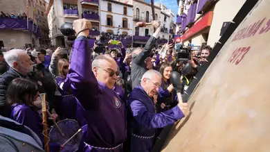 Resines protagoniza la Rompida de Calanda en un Viernes Santo multitudinario Resines protagoniza la Rompida de Calanda en un Viernes Santo multitudinario