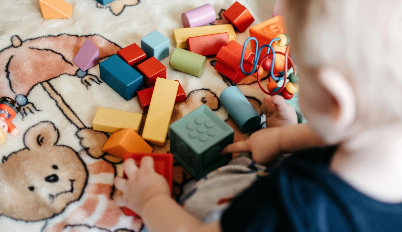 Imagen de archivo de un ni&ntilde;o en una guarder&iacute;a.