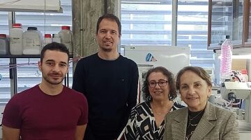 Los investigadores que han desarrollado la nanoc&aacute;psula